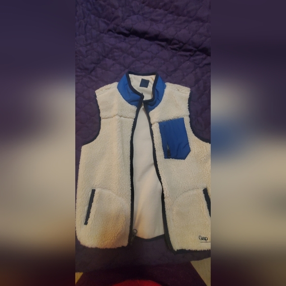 Used boys sherpa vest - Picture 1 of 2